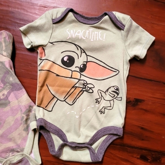 STAR WARS 2 Yoda onsies. Size 3-6 months. Both 9 or 5ea. EXCELLENT CONDITION! - Picture 3 of 5